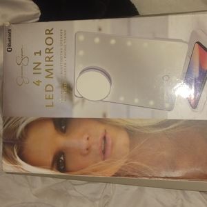 Jessica Simpson 4 in 1 LED Mirror